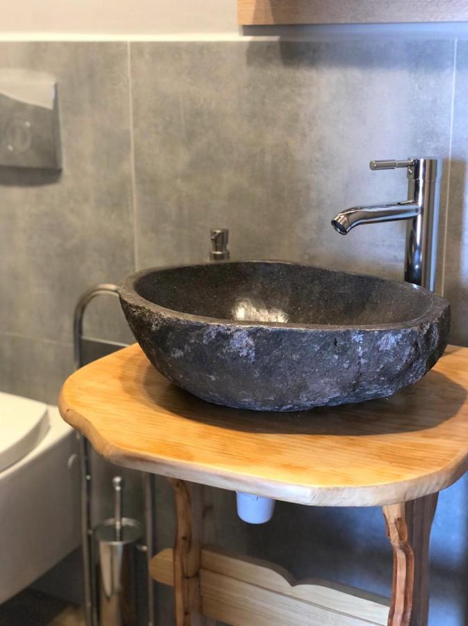 Chochlik Hotel Ustrzyki Dolne Bagian luar foto
