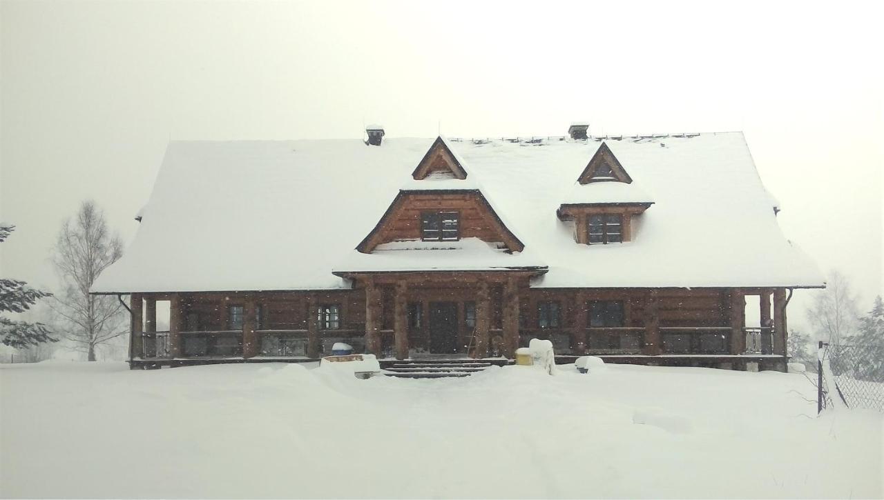 Chochlik Hotel Ustrzyki Dolne Bagian luar foto