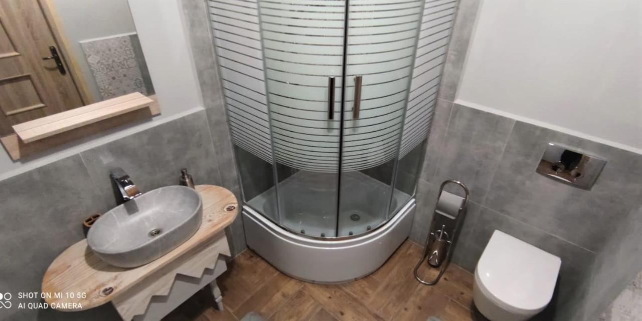 Chochlik Hotel Ustrzyki Dolne Bagian luar foto