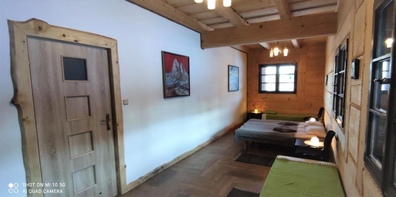 Chochlik Hotel Ustrzyki Dolne Bagian luar foto