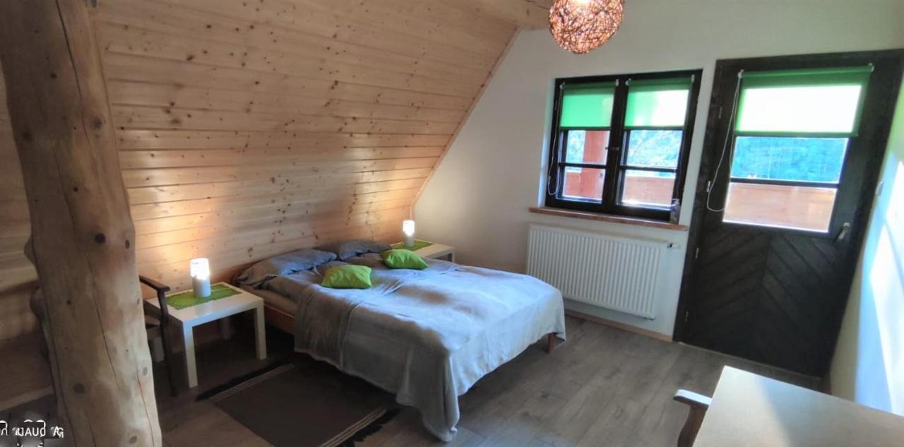 Chochlik Hotel Ustrzyki Dolne Bagian luar foto
