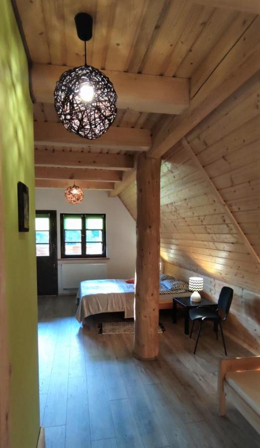 Chochlik Hotel Ustrzyki Dolne Bagian luar foto